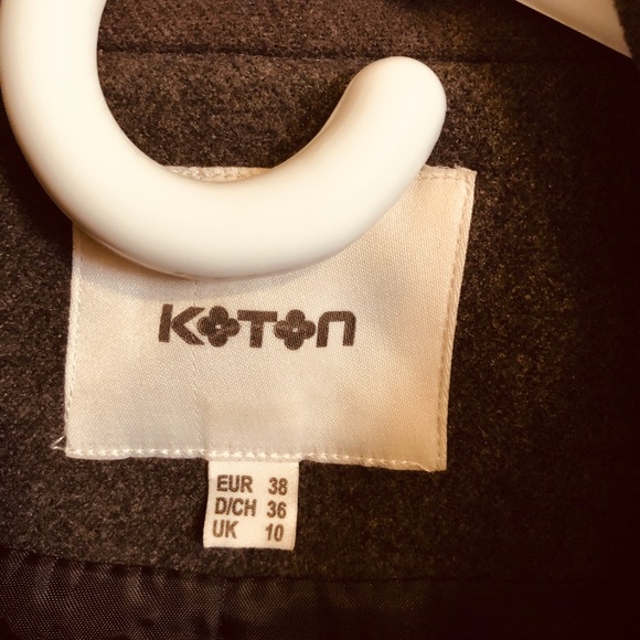 Warm and light good quality coat. - Picture 2 of 8